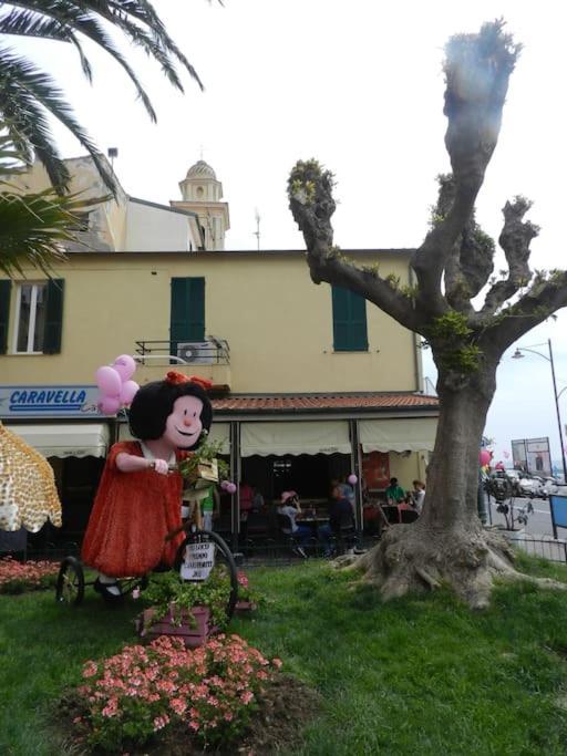 דירות Sea View, In The Old Town סנטו סטפנו אל מארה מראה חיצוני תמונה